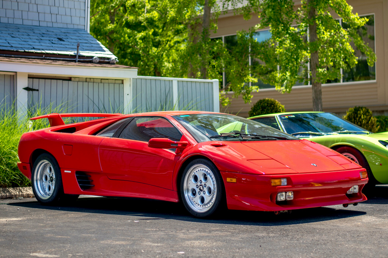 Illustration for article titled Found some Italian cars at a French bistro